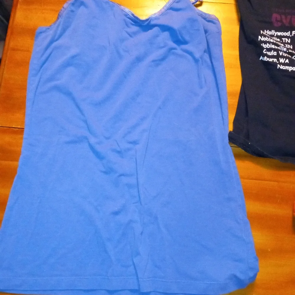 Shirts - Picture 5 of 7